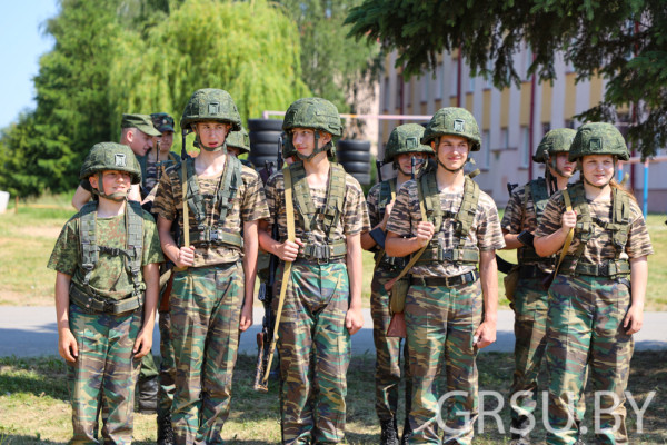 мілітарызацыя школьнікаў